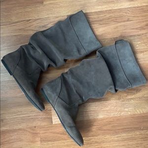 Gianni Bini flat suede tan boots, 8.5